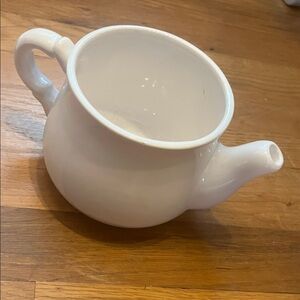 Gravy Boat looks like squatty "fat" White Teapot